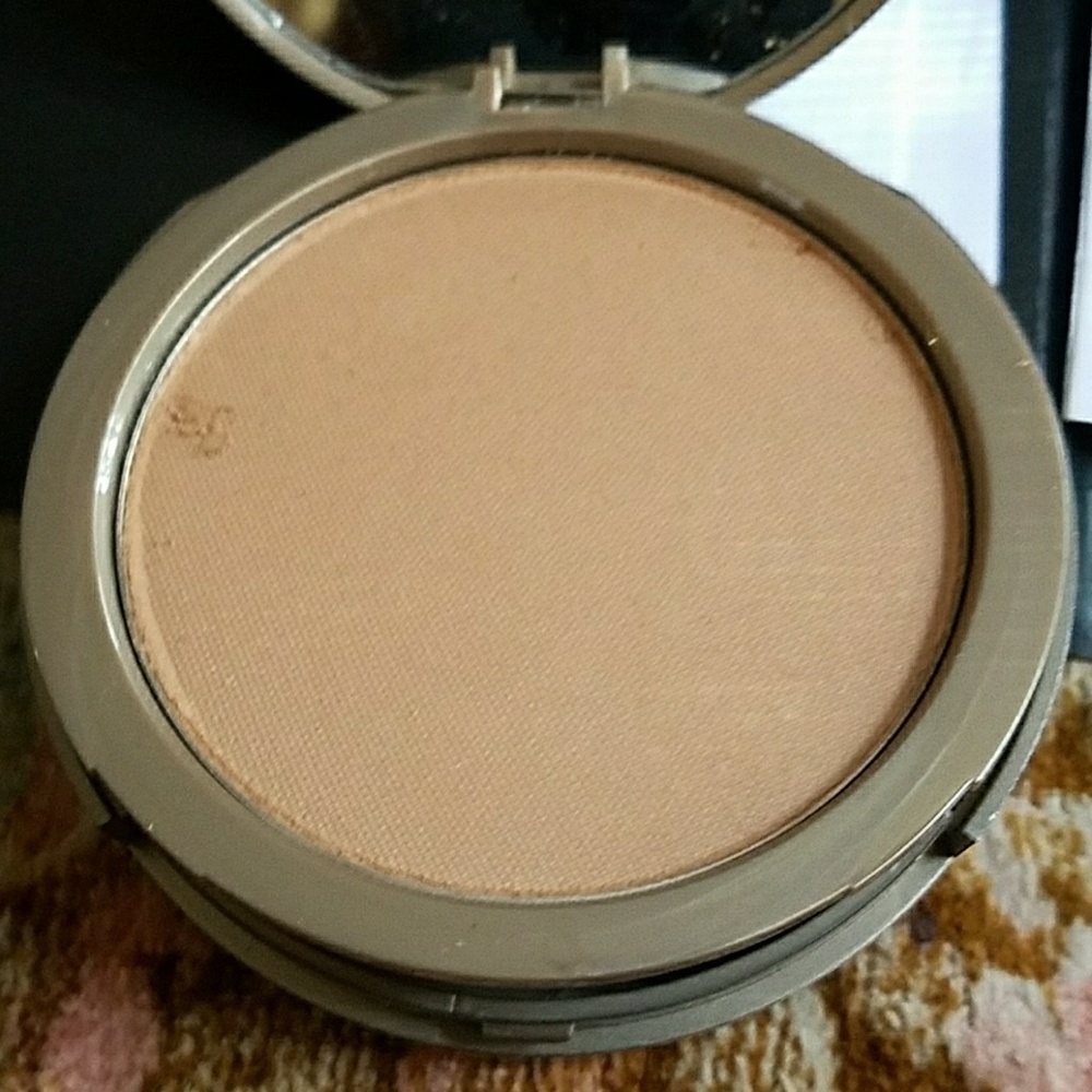 COLORESCIENCE not too deep mineral powder