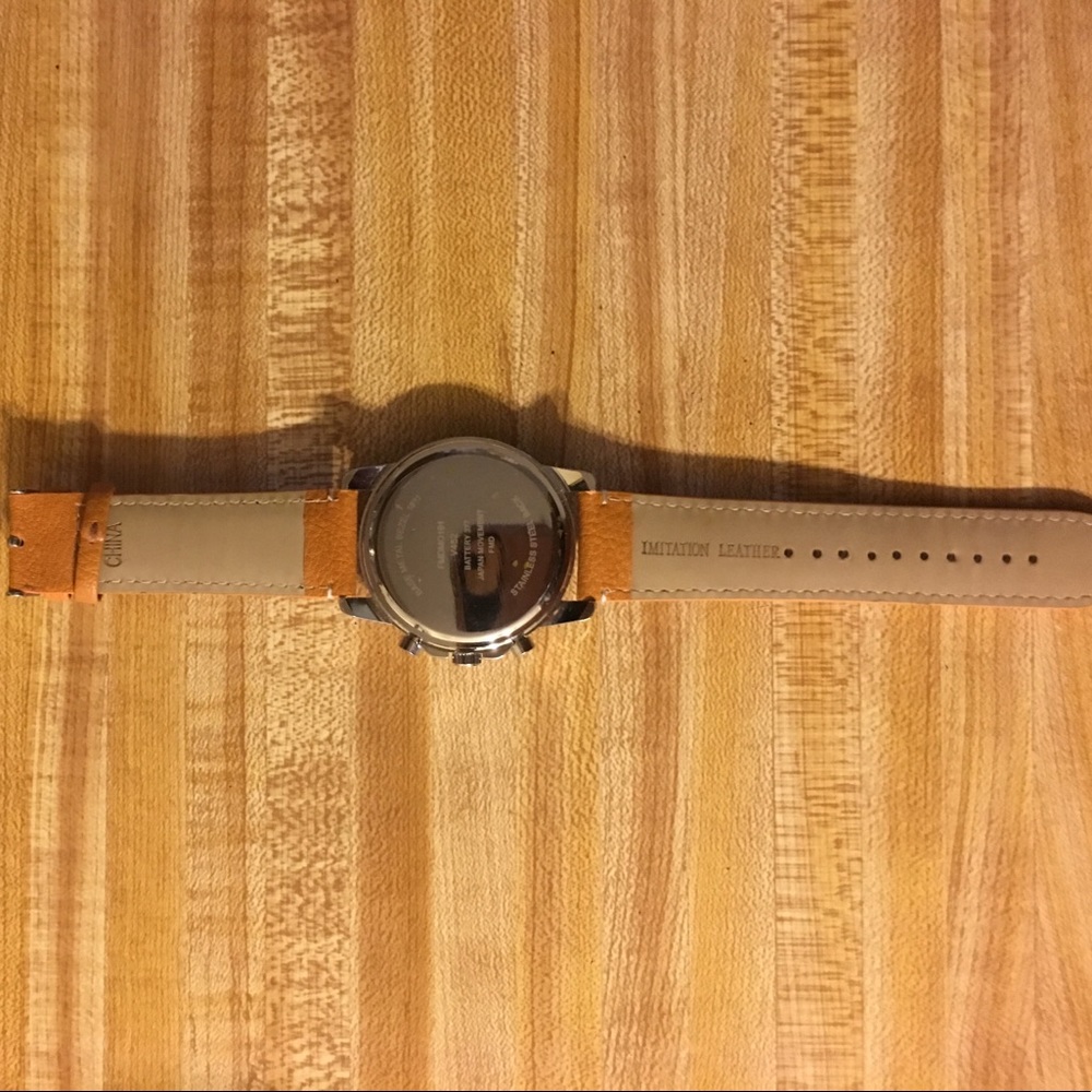 Watch - Picture 3 of 3