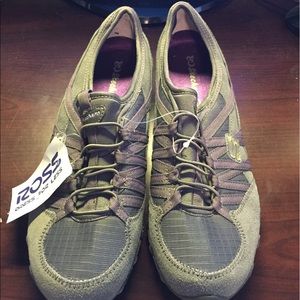 SKECHERS SOLE ATTRACTN GRY LEATHER UPPERS 9 1/2.