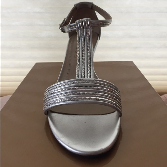•SALE• NEW Ellen Tracy silver heel sandals - Picture 4 of 6