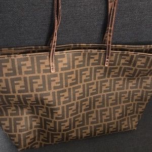 Authentic Fendi Tote A+ shape!!!!