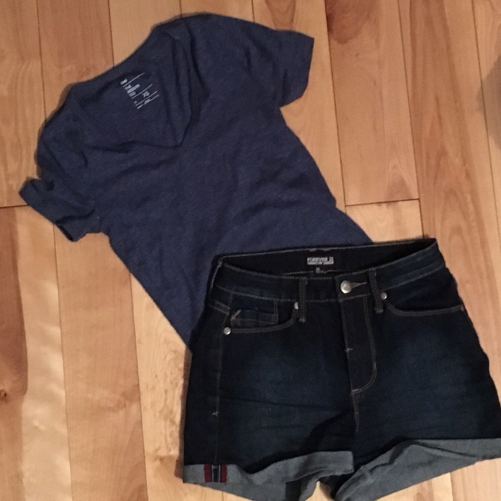 Heather blue gap v neck. Size XS