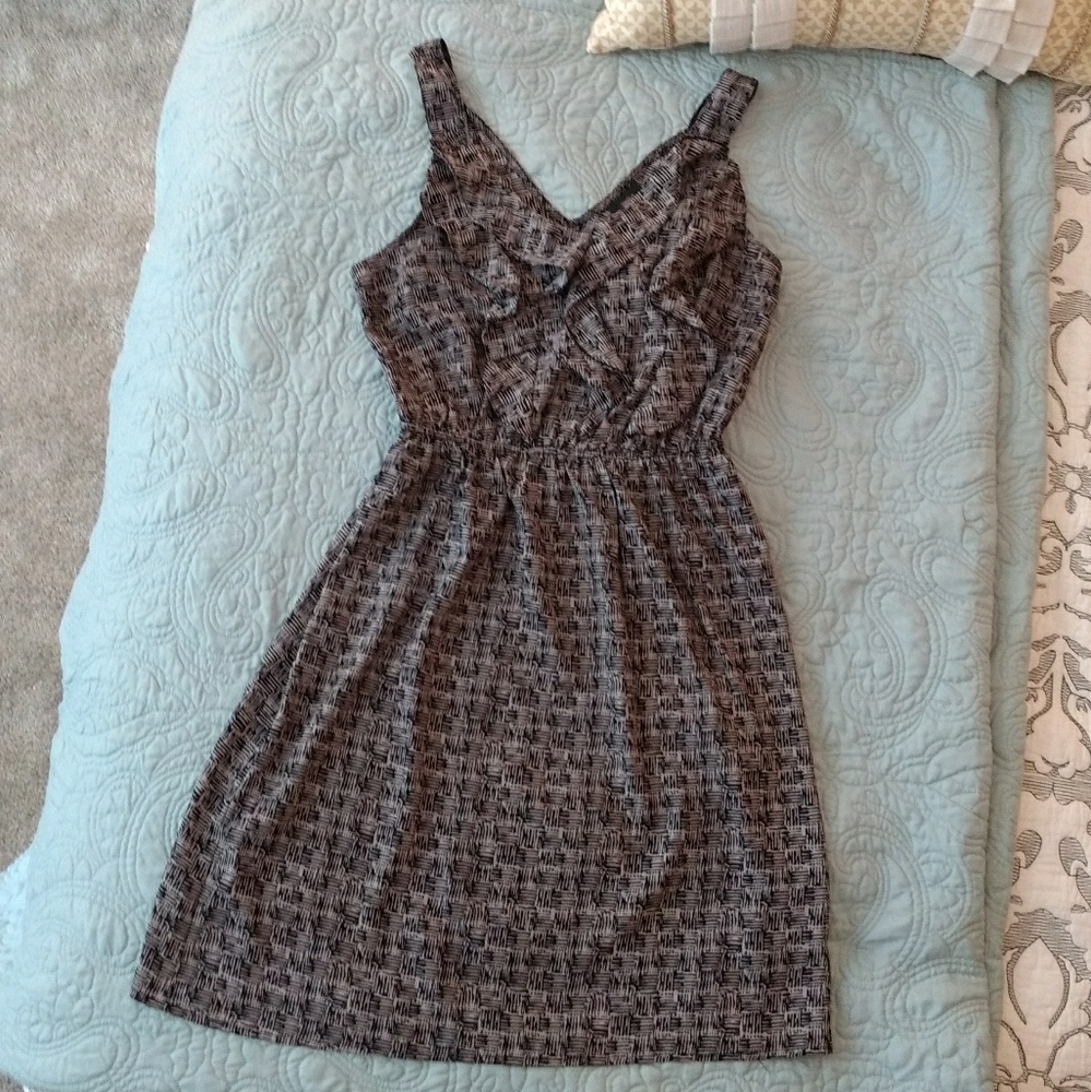 Mossimo dress ruffle front geometric pattern