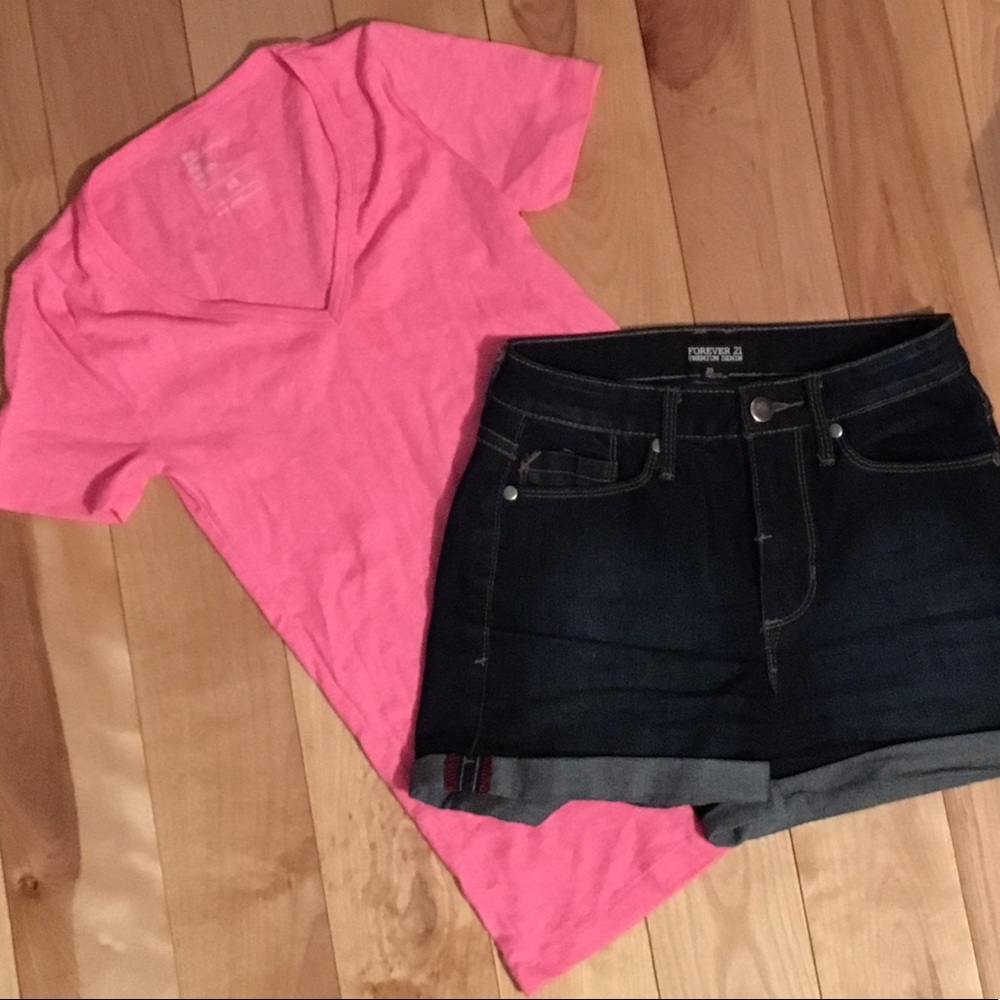 Pink gap v neck. Size XS