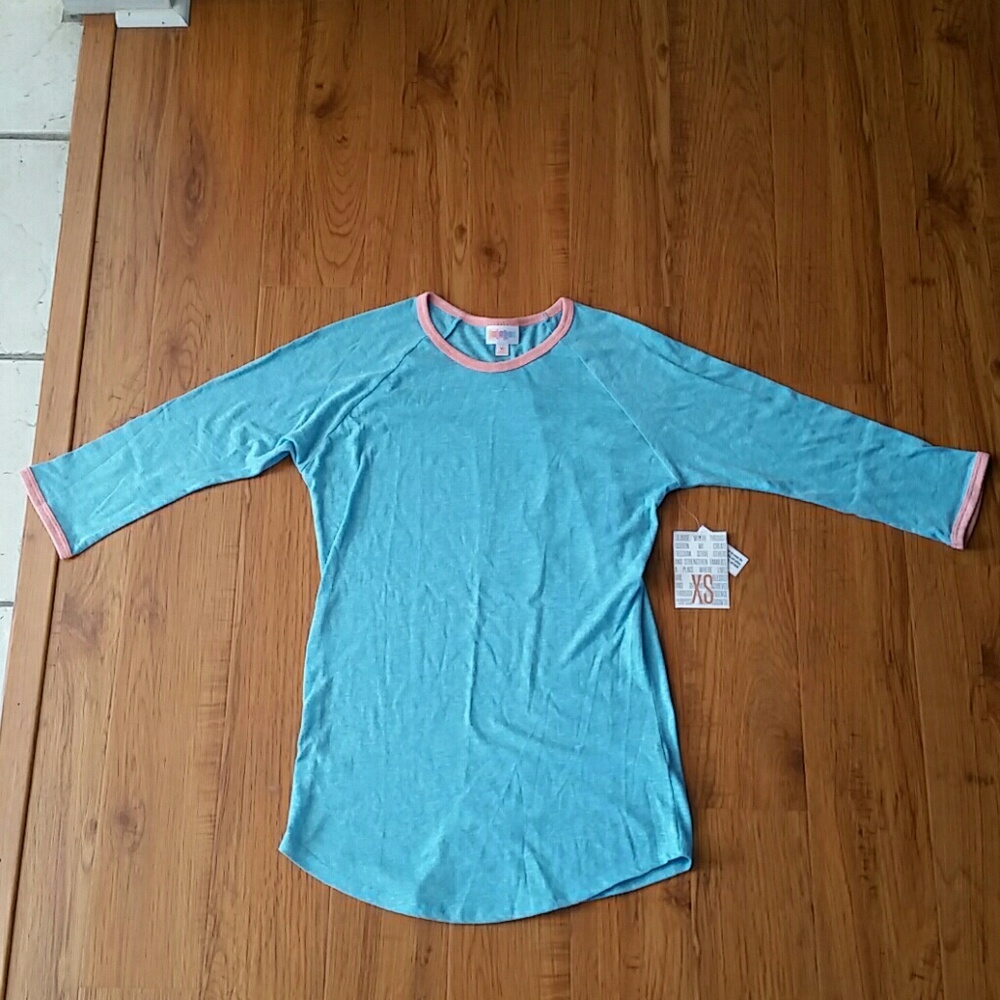 XS Lularoe Randy Tee