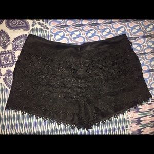 Large Sans Souci crochet shorts - Black