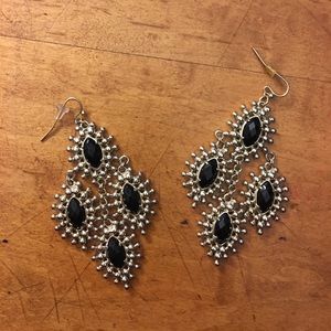 30% OFF ALL BUNDLES --- Kendra Scott earrings