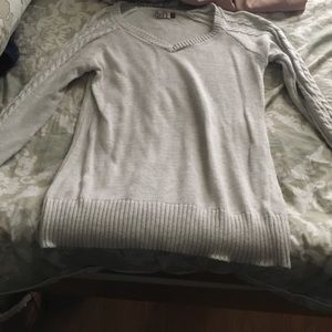 Long sleeve vneck sweater