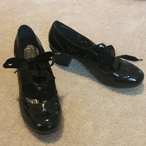 BRAND NEW NEVER WORN BORN MARY JANE PATENT SHOES