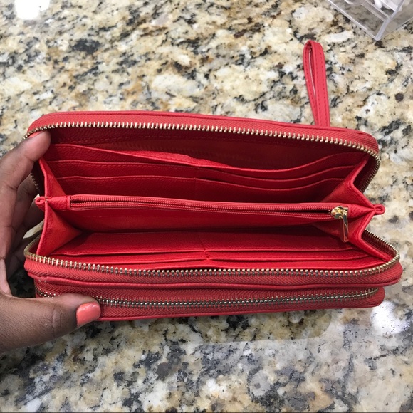 Red Wallet - Picture 3 of 6