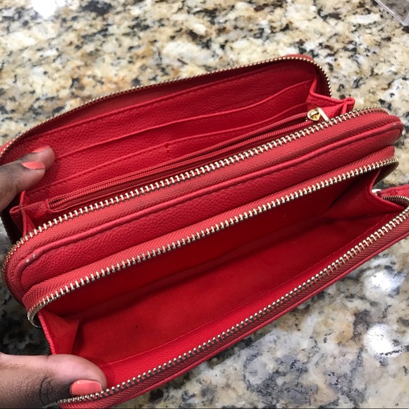 Red Wallet - Picture 4 of 6