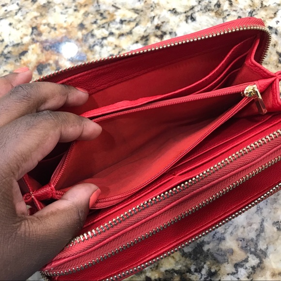 Red Wallet - Picture 5 of 6