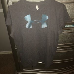 Cute grey under armour t-shirt