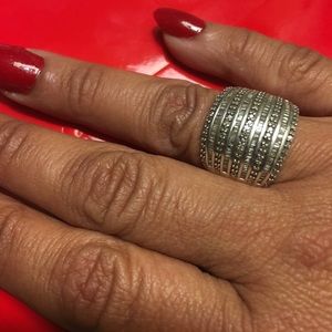 Baguettes of diamonds silver ring