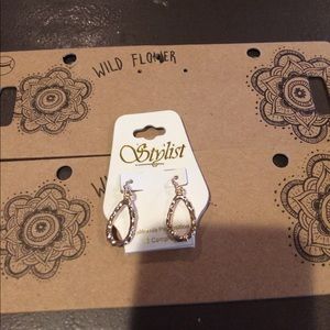 Cute simple never been worn new earrings