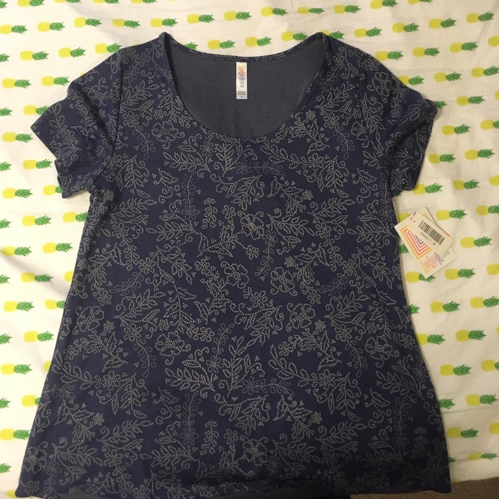 New with tags LuLaRoe Classic T -M