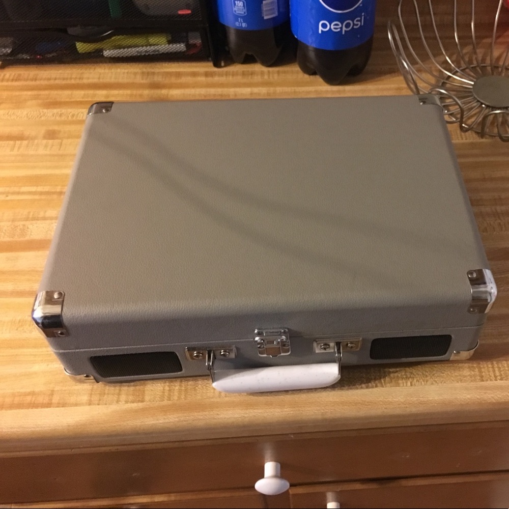 Record player - Picture 2 of 2