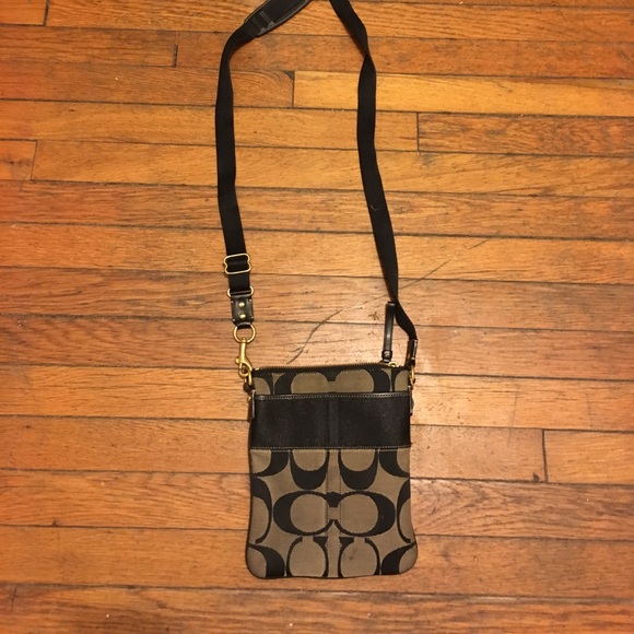 Coach crossbody - Picture 1 of 3