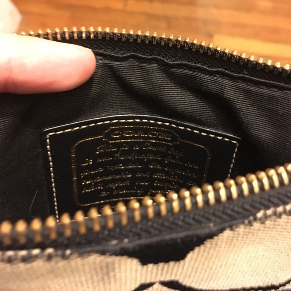 Coach crossbody - Picture 3 of 3