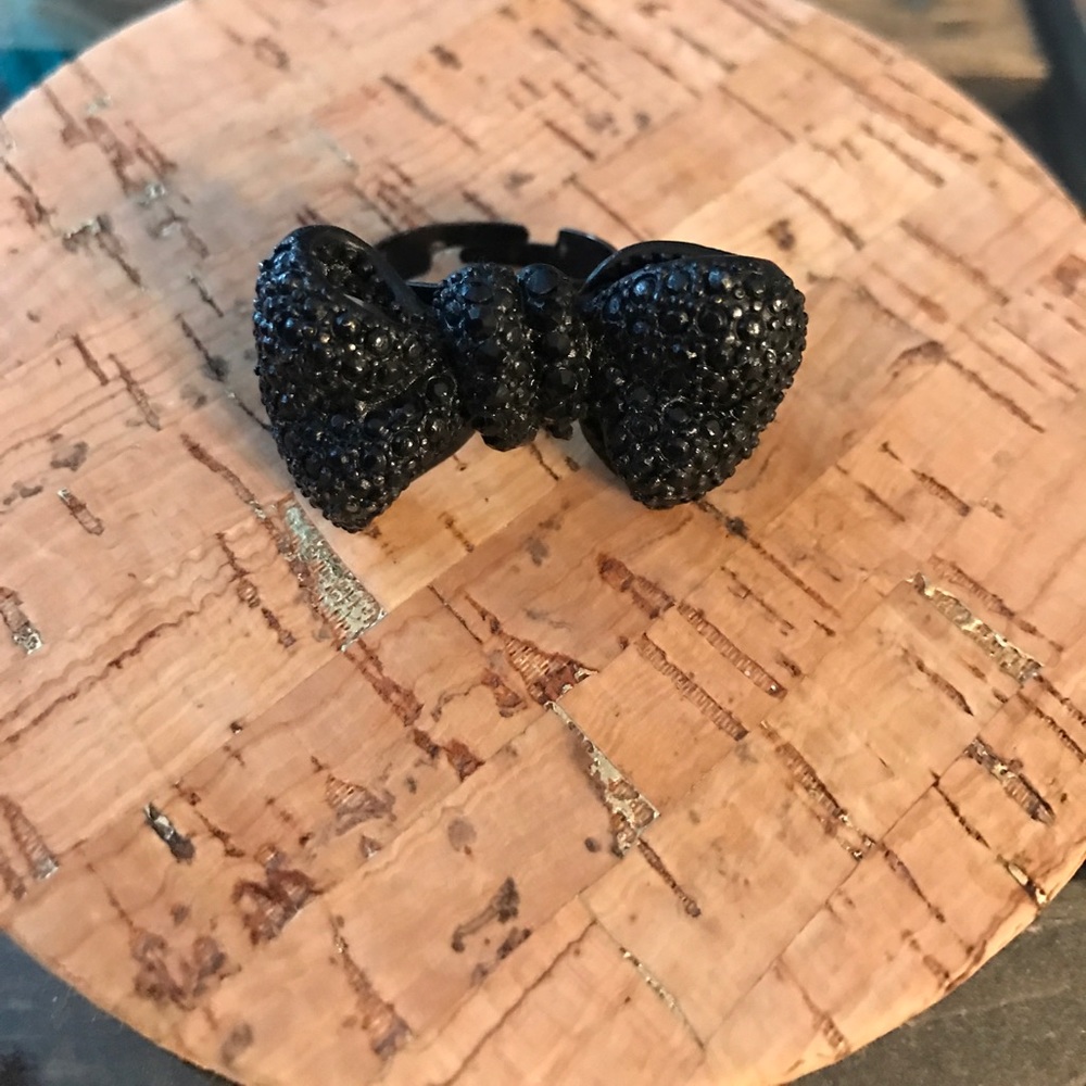 Black bow ring