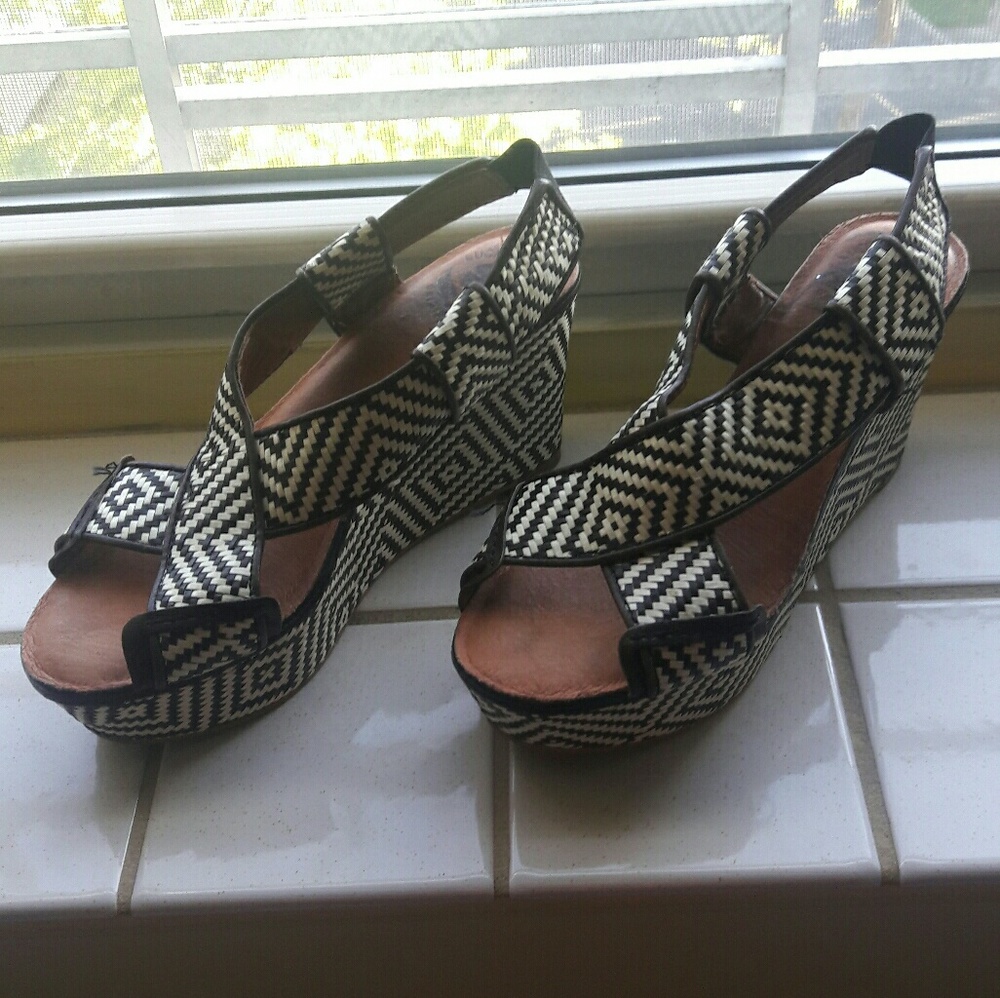 Lucky Brand Geometric Wedge Sandals