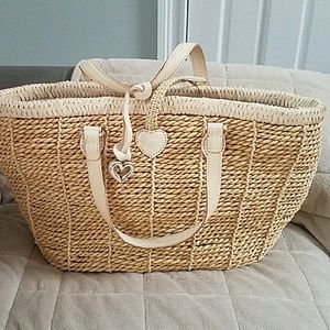 The cutest Brighten straw tote