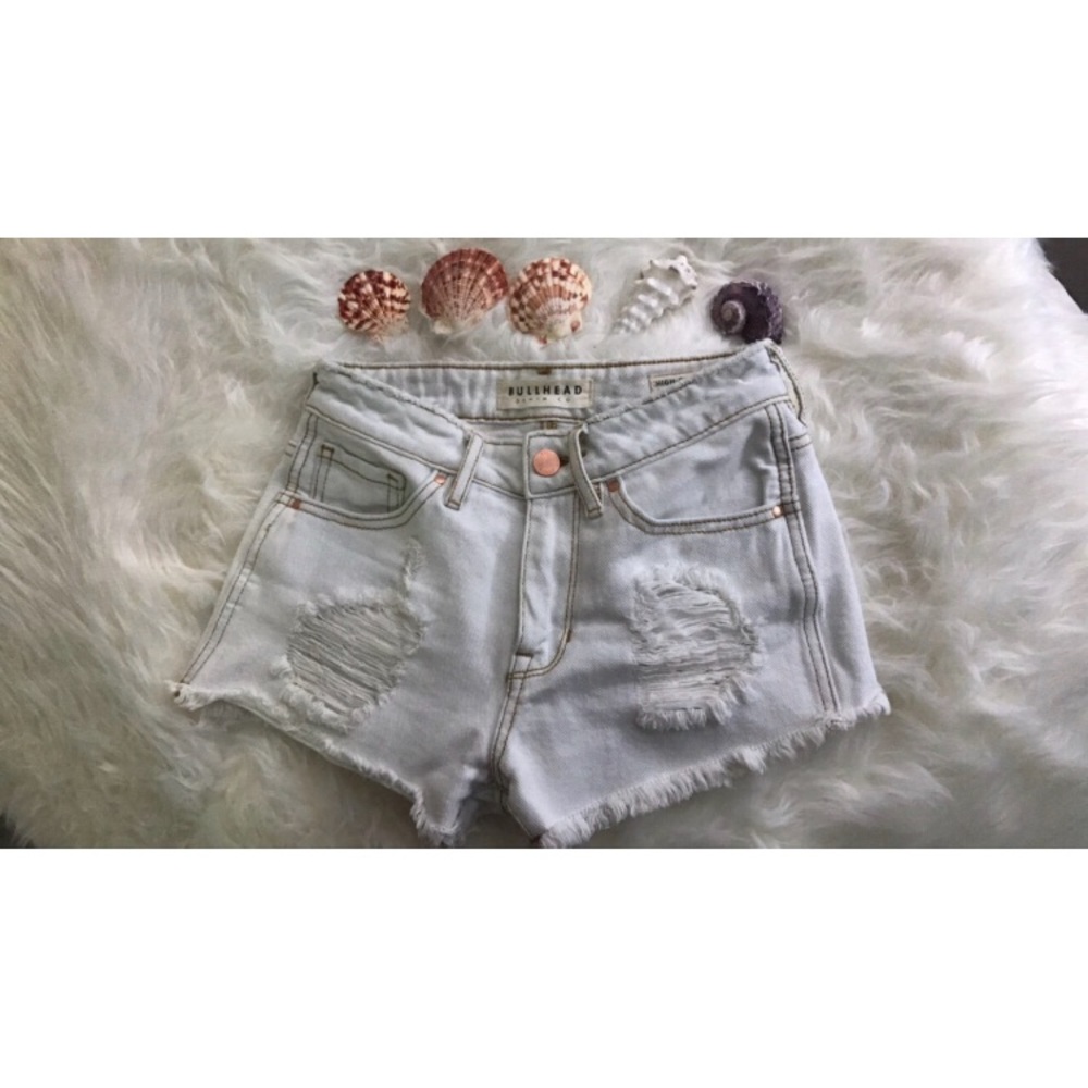 Bullhead denim light wash distressed jeans