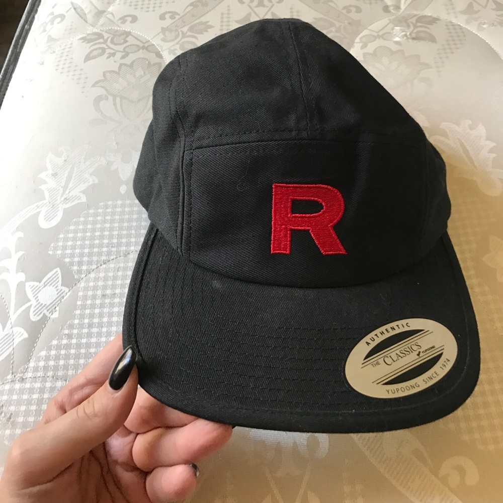 'R' Snapback (Team Rocket)