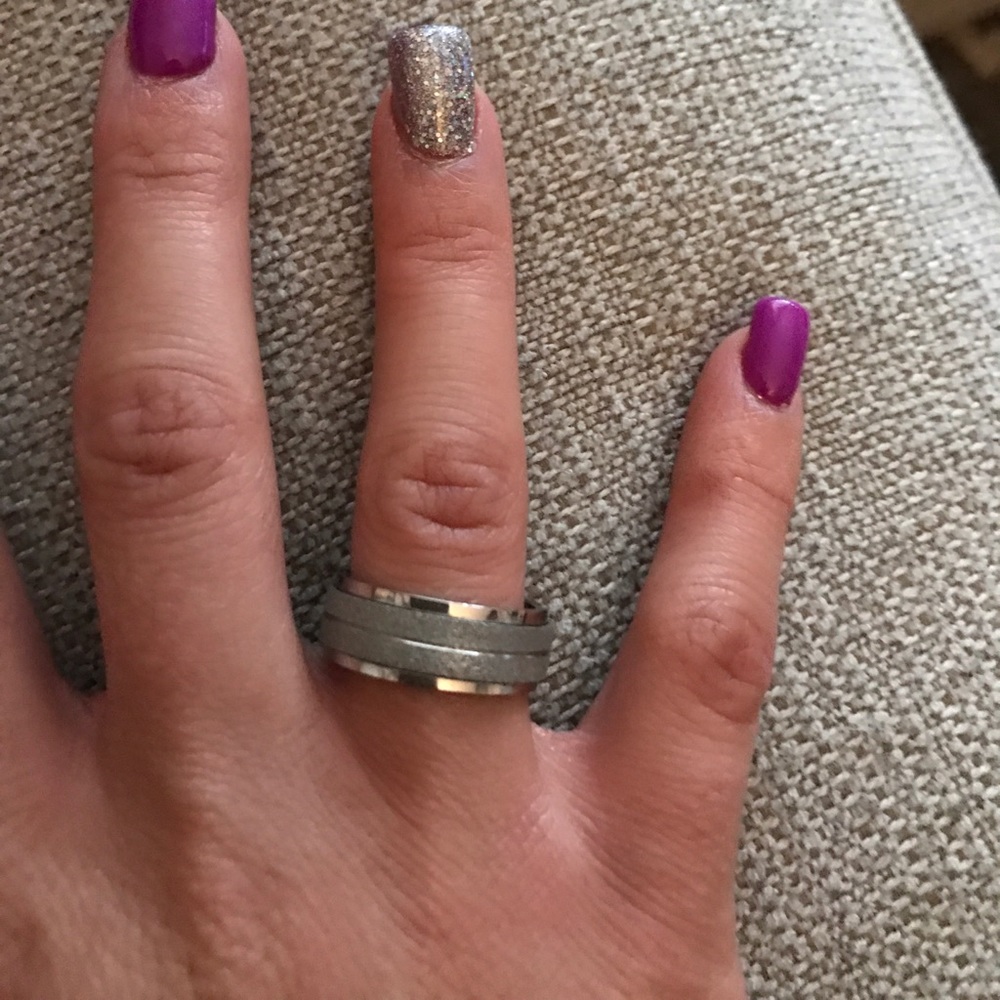 Silver ring - Picture 3 of 3