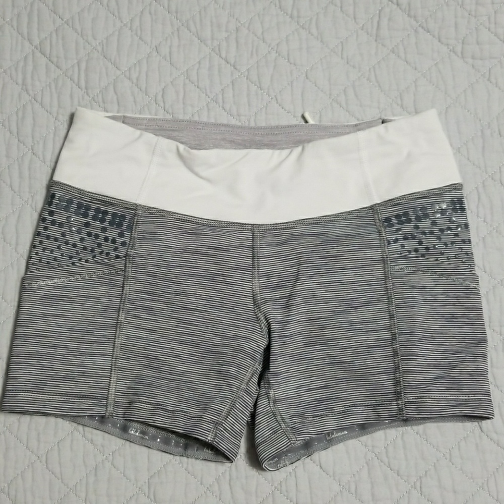 Lululemon shorts size 4