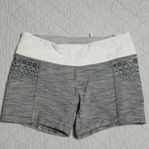 Lululemon shorts size 4