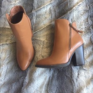 Women's ankle boots, size 6