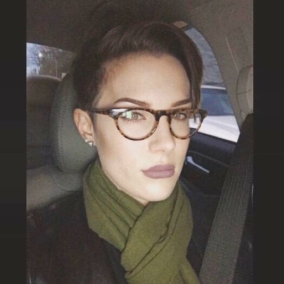 Meet Your Posher - Picture 2 of 5