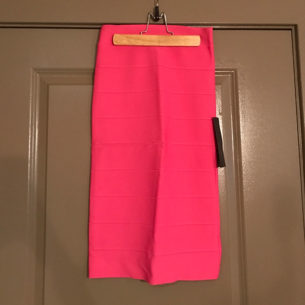 ❌SOLD❌: NWT BCBG "Leger" Stretch Pencil Skirt Sz S