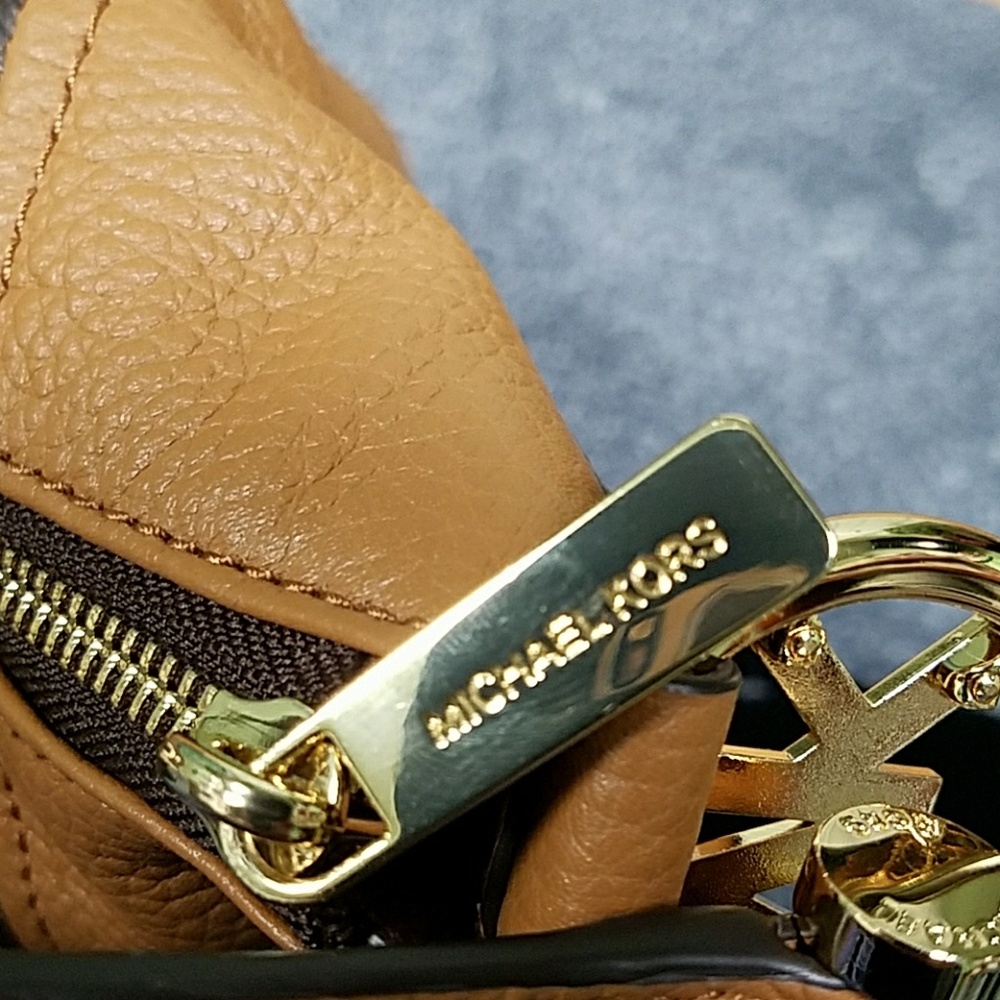 Authentic Michael Kors Leather Shoulder Bag  Purse - Picture 6 of 8