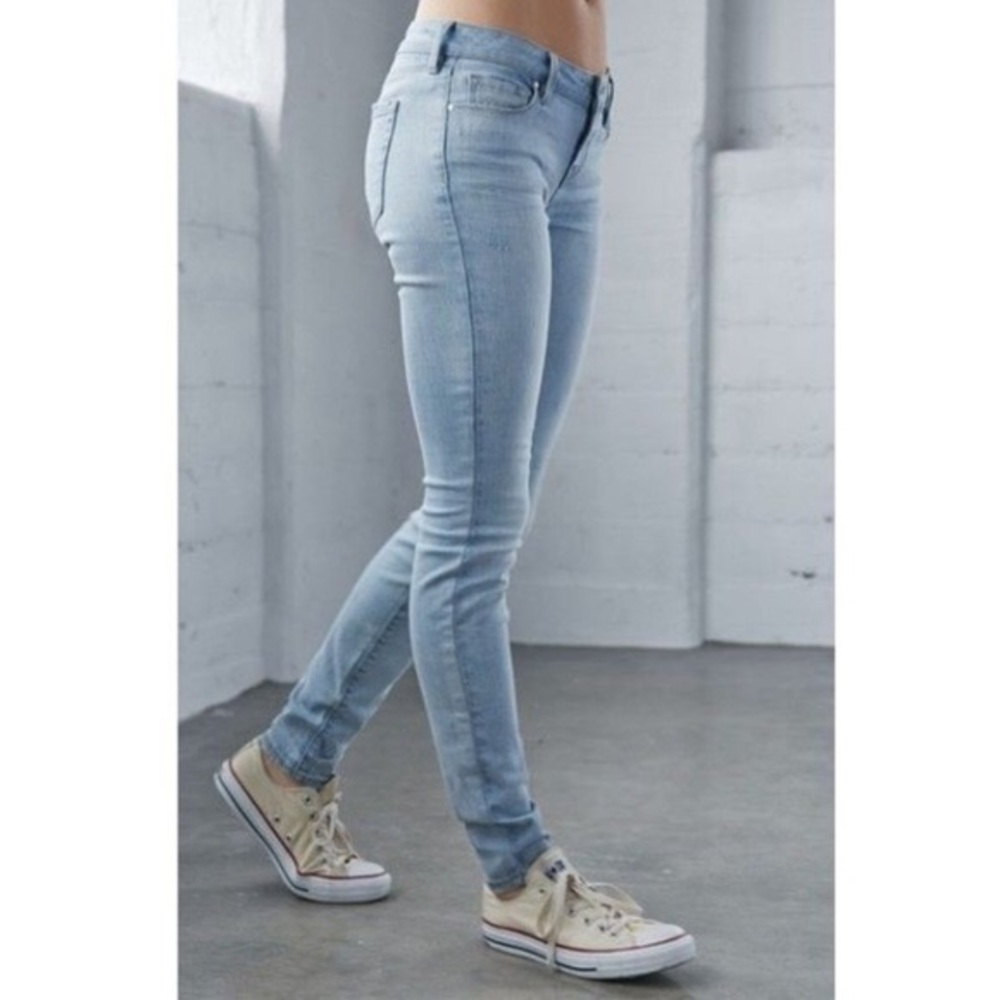 pacsun light wash skinny jeans