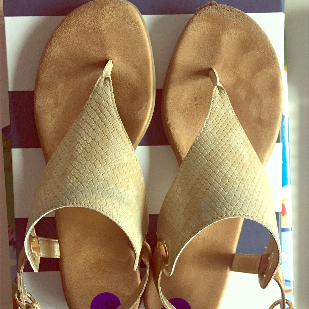 Aerosoles sandals size 8.5