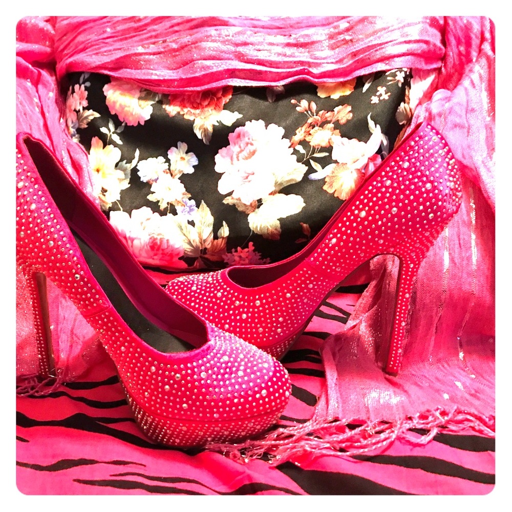 DELICACY SIZE 7.5 HOT PINK STILETTO HEELS BLING 👠