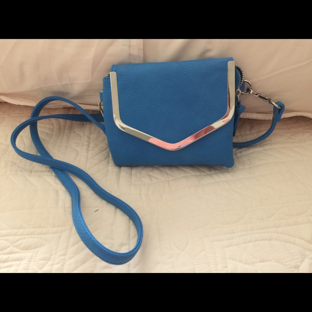 Small crossbody purse by Charming Charlie