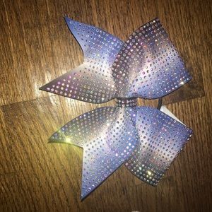Cheer bow