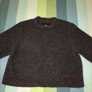 Pull over wool like sweater