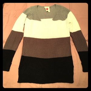 Derek Heart sweater size S