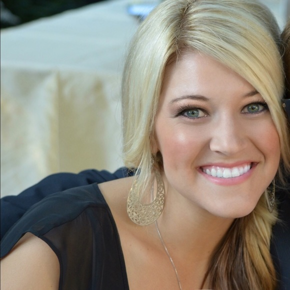 Meet your Posher, Megan - Picture 1 of 1