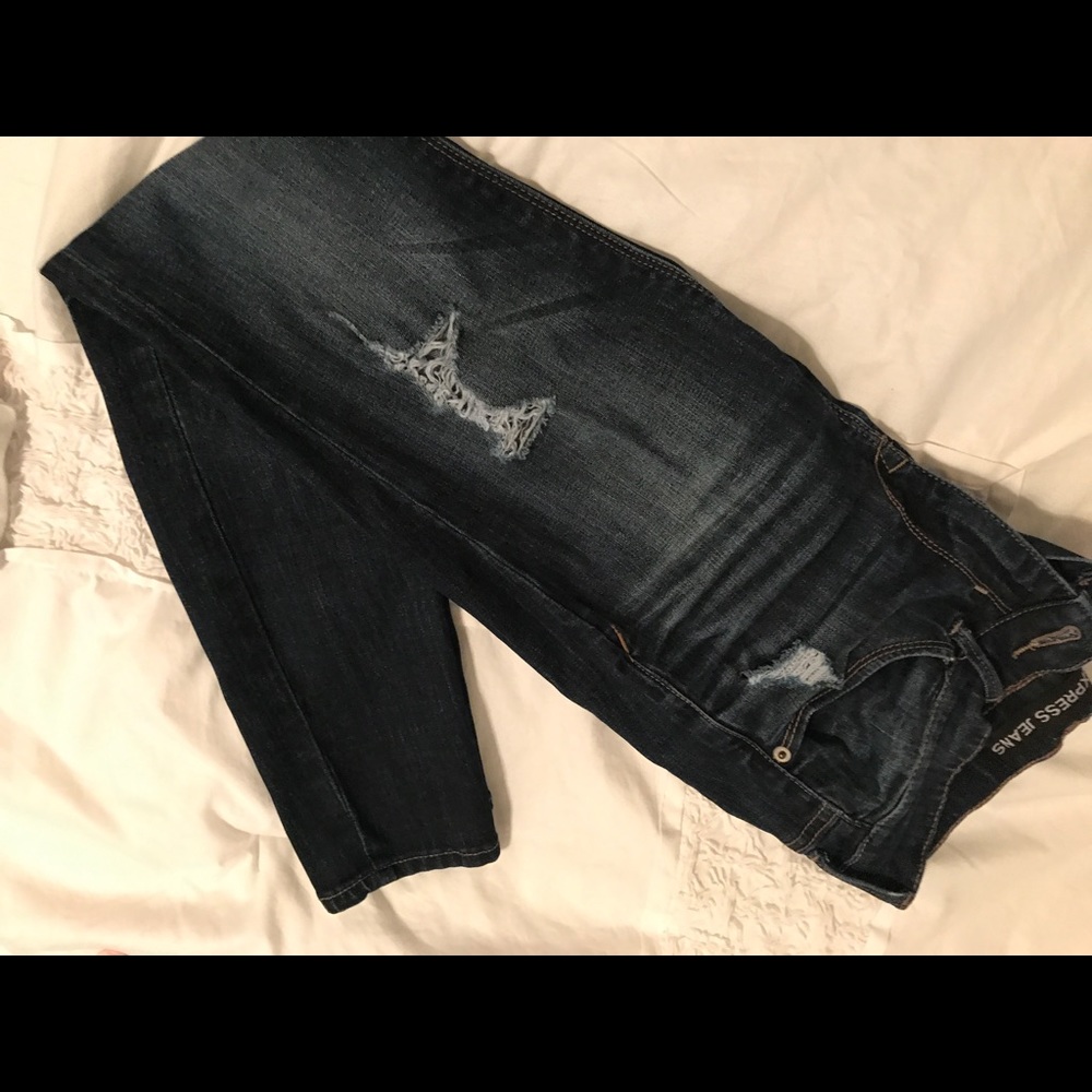 Distressed 4 short mid rise leggings