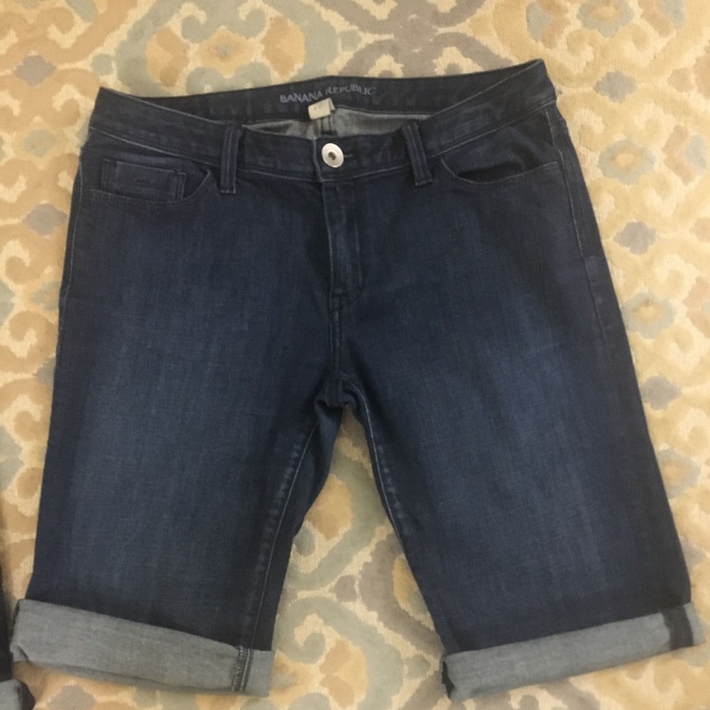 Banana Republic Bermuda Shorts size 28/ size  6.