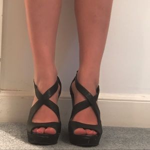 Chinese Laundry Wedges