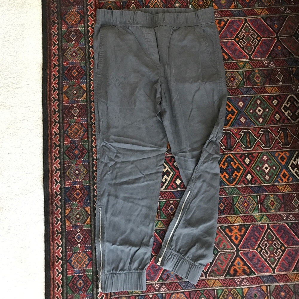 Grey gap jogger pant