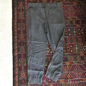 Grey gap jogger pant
