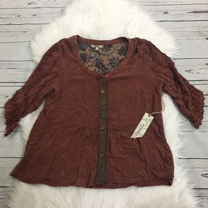 Buckle Gimmicks Top