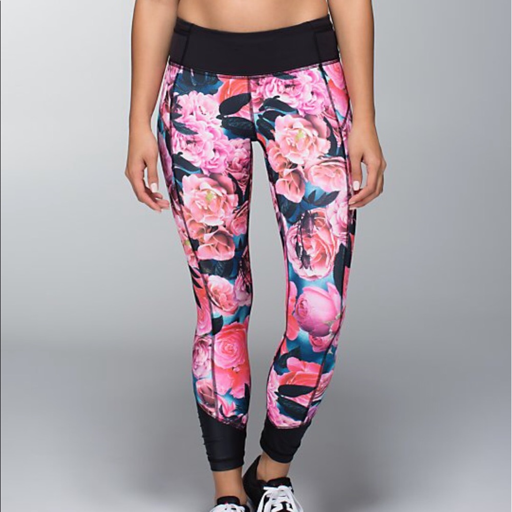 👀ISO👀 lululemon pace queen tights size 8🌹